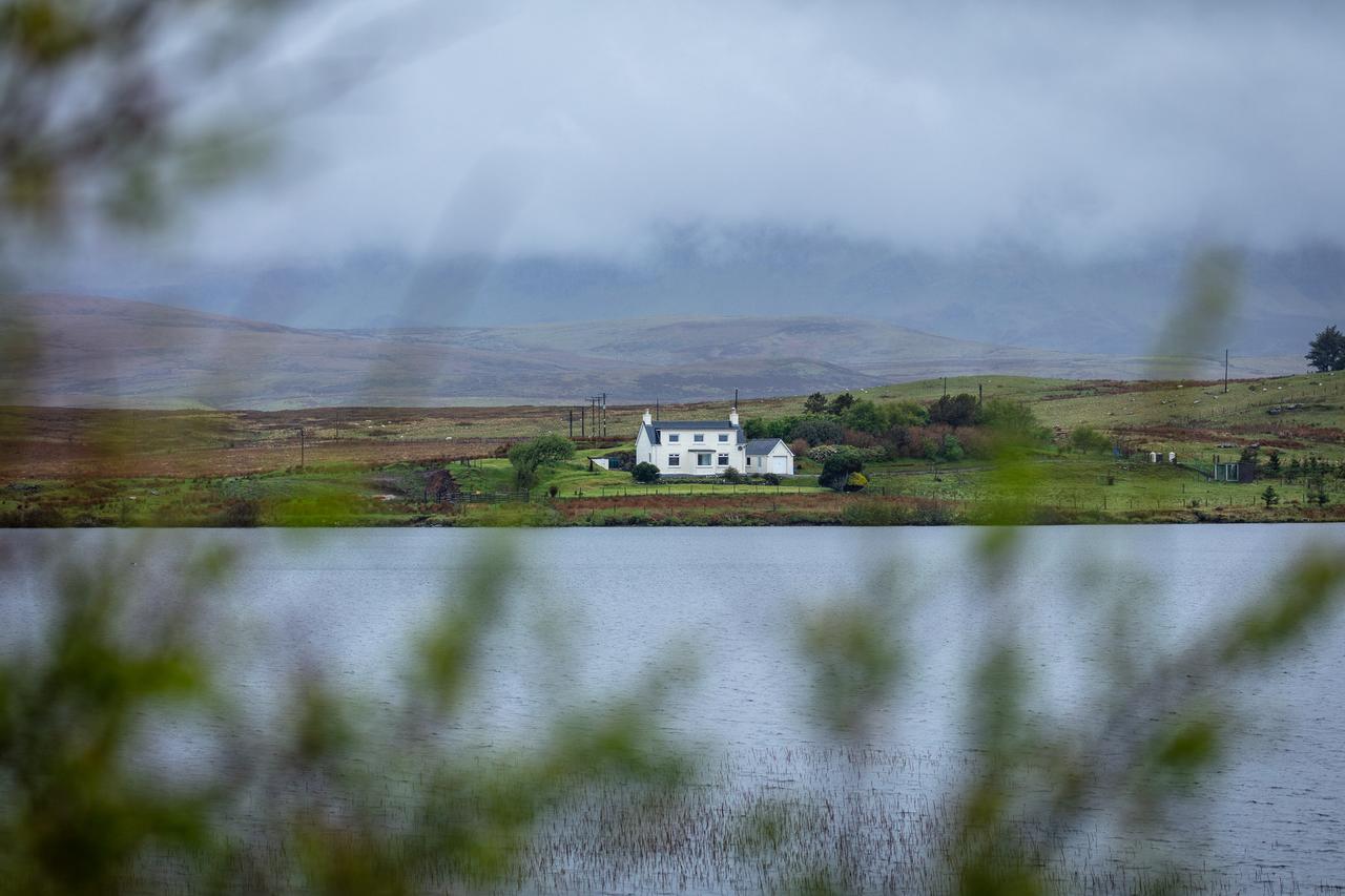 Lochside Villa Staffin Exterior foto